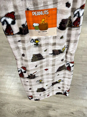 Peanuts Pet Throw Plaid White & Brown NWT
